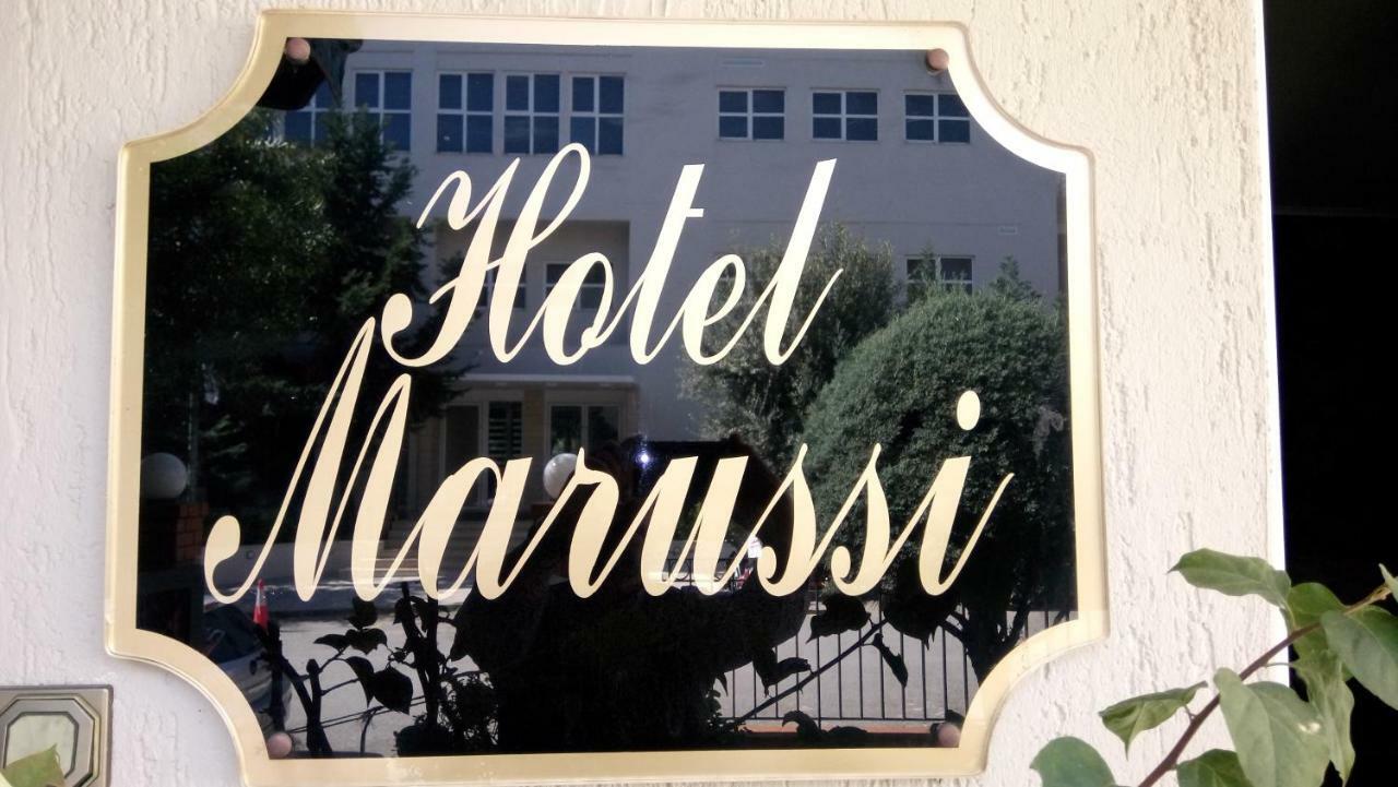 Hotel Maroussi アテネ エクステリア 写真