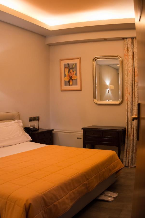 Hotel Maroussi アテネ エクステリア 写真